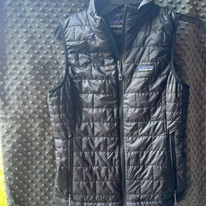 Patagonia black XS puffer vest